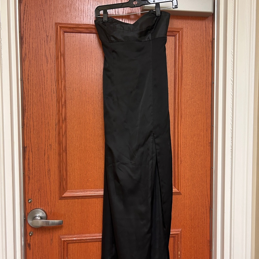 Elegant Black Strapless Dress